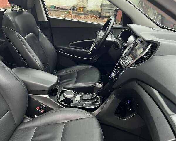 Белый Хендай Санта Фе, объемом двигателя 2.2 л и пробегом 197 тыс. км за 18000 $, фото 15 на Automoto.ua