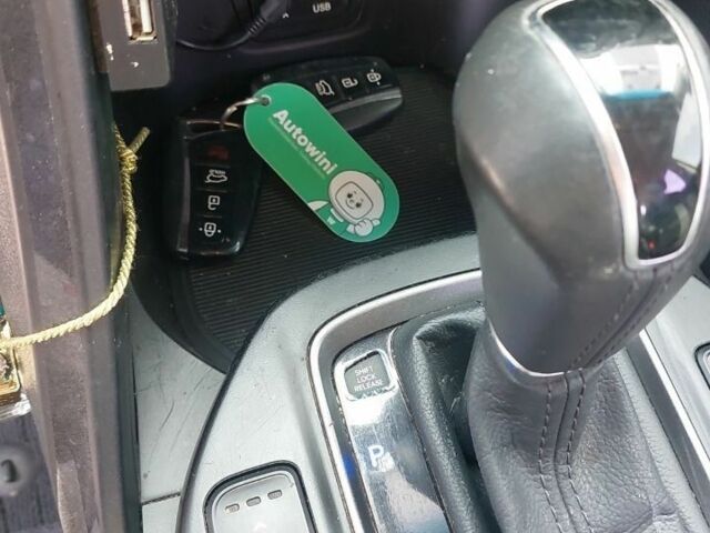 Белый Хендай Санта Фе, объемом двигателя 2 л и пробегом 240 тыс. км за 15500 $, фото 7 на Automoto.ua