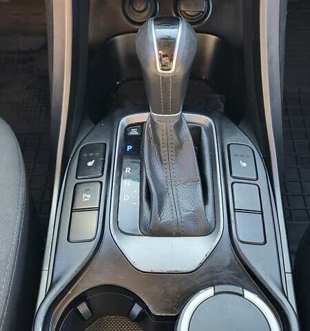 Белый Хендай Санта Фе, объемом двигателя 2.2 л и пробегом 235 тыс. км за 15500 $, фото 33 на Automoto.ua