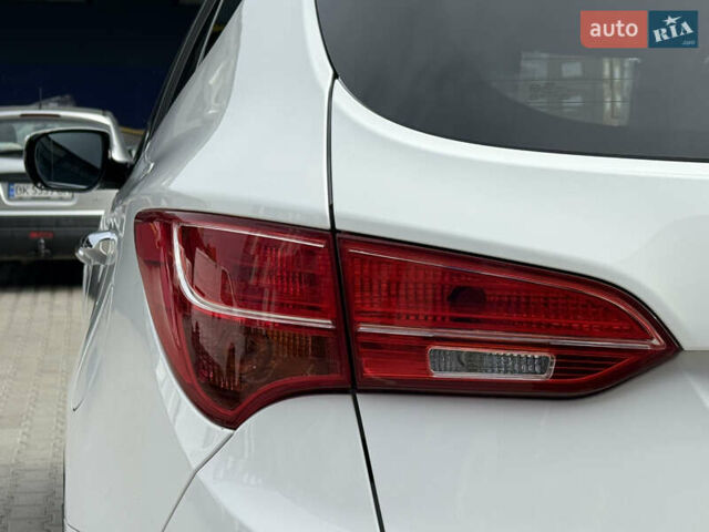 Белый Хендай Санта Фе, объемом двигателя 2.2 л и пробегом 167 тыс. км за 17450 $, фото 23 на Automoto.ua