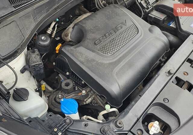 Белый Хендай Санта Фе, объемом двигателя 2.2 л и пробегом 235 тыс. км за 15500 $, фото 56 на Automoto.ua