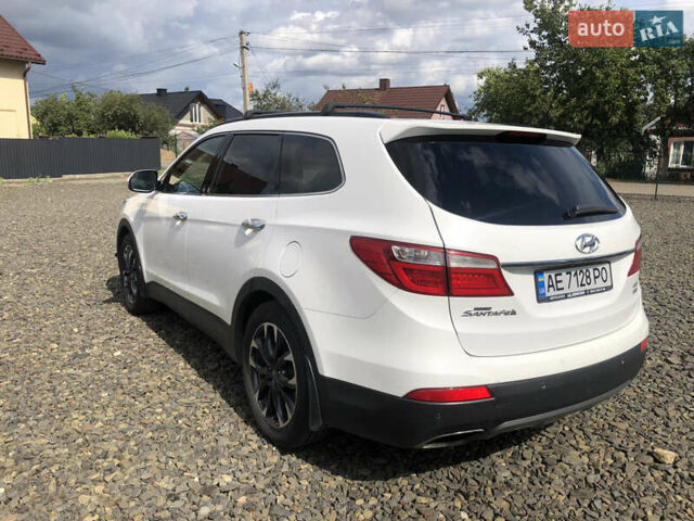 Белый Хендай Санта Фе, объемом двигателя 2.2 л и пробегом 209 тыс. км за 18500 $, фото 4 на Automoto.ua
