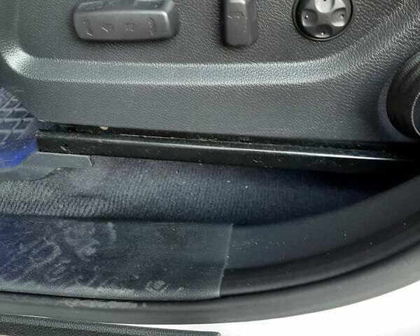 Белый Хендай Санта Фе, объемом двигателя 2.2 л и пробегом 177 тыс. км за 22600 $, фото 9 на Automoto.ua