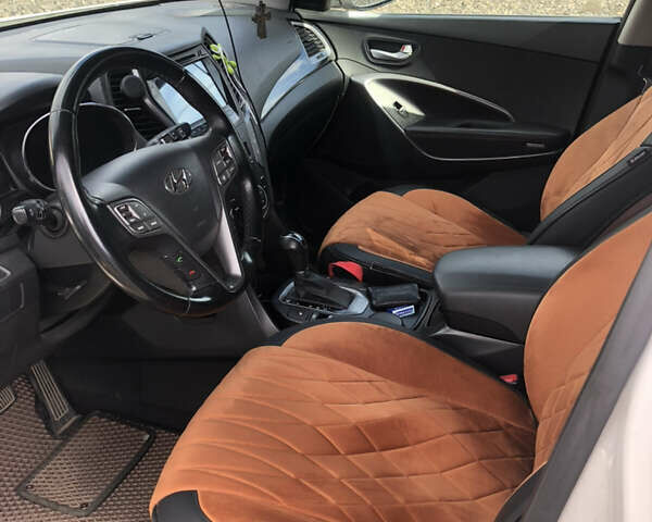 Белый Хендай Санта Фе, объемом двигателя 2.2 л и пробегом 209 тыс. км за 18500 $, фото 8 на Automoto.ua