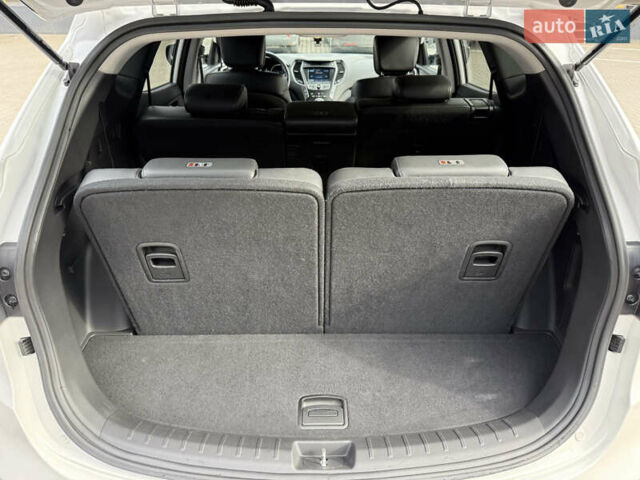 Белый Хендай Санта Фе, объемом двигателя 2.2 л и пробегом 167 тыс. км за 17450 $, фото 42 на Automoto.ua