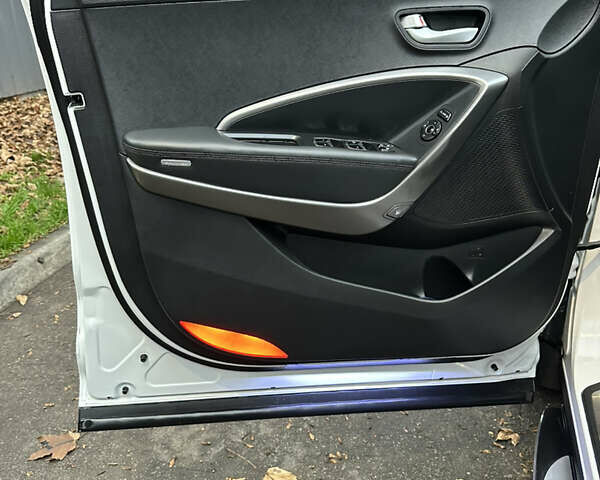 Белый Хендай Санта Фе, объемом двигателя 2 л и пробегом 110 тыс. км за 19200 $, фото 34 на Automoto.ua