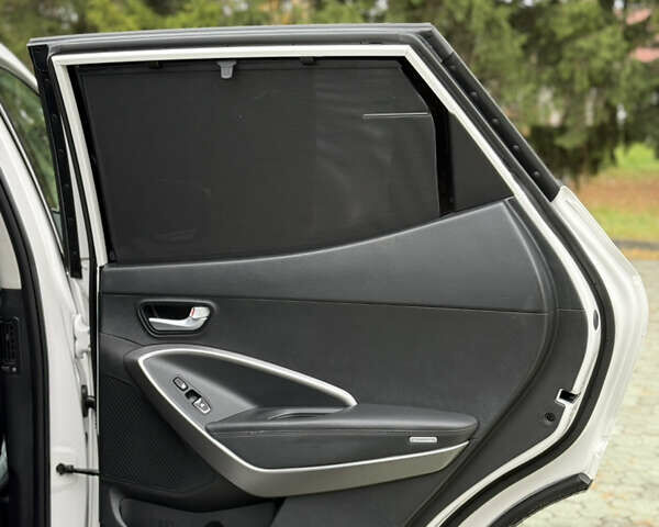 Белый Хендай Санта Фе, объемом двигателя 2.2 л и пробегом 185 тыс. км за 18700 $, фото 63 на Automoto.ua