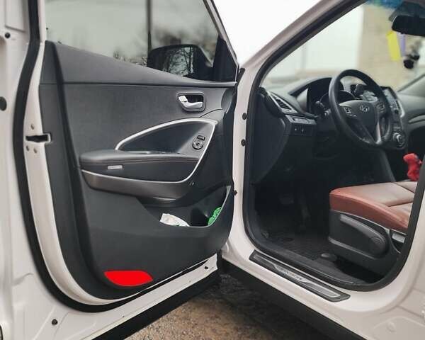 Белый Хендай Санта Фе, объемом двигателя 2.2 л и пробегом 78 тыс. км за 22999 $, фото 10 на Automoto.ua