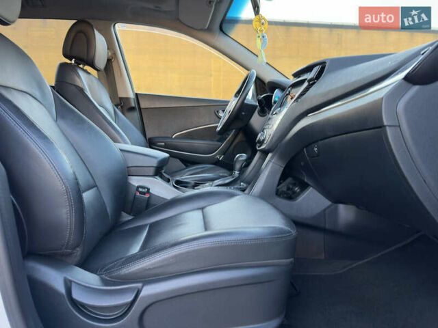 Білий Хендай Санта Фе, об'ємом двигуна 2.2 л та пробігом 226 тис. км за 18900 $, фото 18 на Automoto.ua