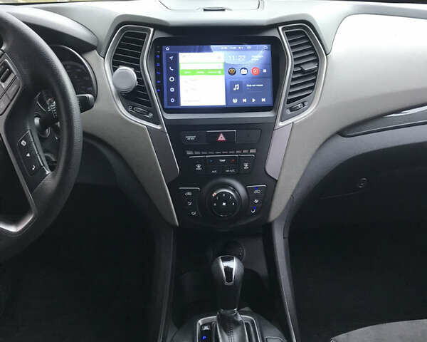 Белый Хендай Санта Фе, объемом двигателя 2.36 л и пробегом 168 тыс. км за 15000 $, фото 6 на Automoto.ua