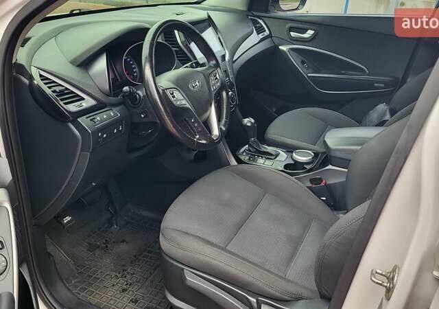 Белый Хендай Санта Фе, объемом двигателя 2.2 л и пробегом 235 тыс. км за 15500 $, фото 29 на Automoto.ua