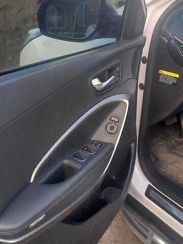 Білий Хендай Санта Фе, об'ємом двигуна 2 л та пробігом 151 тис. км за 18800 $, фото 20 на Automoto.ua