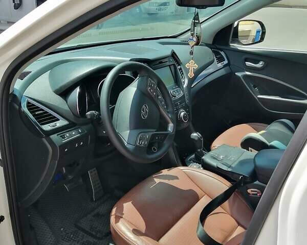 Білий Хендай Санта Фе, об'ємом двигуна 2.2 л та пробігом 240 тис. км за 16000 $, фото 18 на Automoto.ua