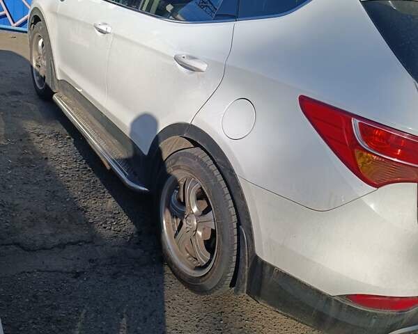 Білий Хендай Санта Фе, об'ємом двигуна 2.2 л та пробігом 240 тис. км за 16000 $, фото 10 на Automoto.ua