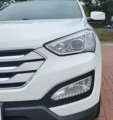 Белый Хендай Санта Фе, объемом двигателя 2.2 л и пробегом 235 тыс. км за 15500 $, фото 19 на Automoto.ua