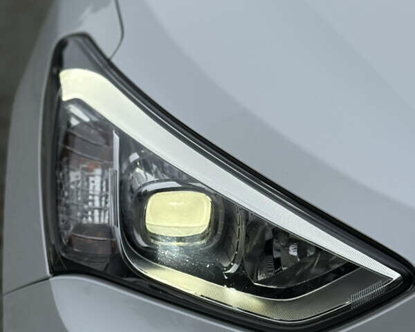 Белый Хендай Санта Фе, объемом двигателя 2.2 л и пробегом 185 тыс. км за 18700 $, фото 26 на Automoto.ua