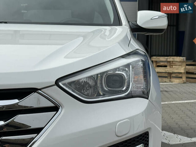 Белый Хендай Санта Фе, объемом двигателя 2.2 л и пробегом 167 тыс. км за 17450 $, фото 17 на Automoto.ua
