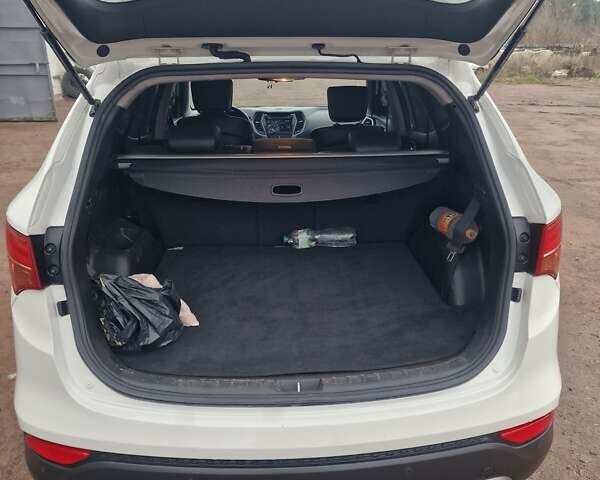 Білий Хендай Санта Фе, об'ємом двигуна 2 л та пробігом 200 тис. км за 15800 $, фото 4 на Automoto.ua