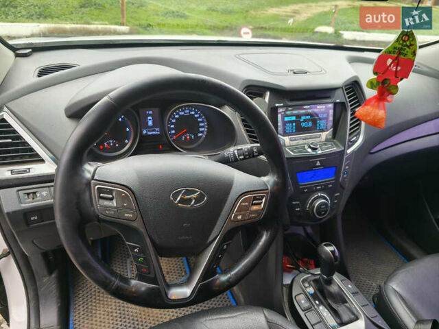 Білий Хендай Санта Фе, об'ємом двигуна 2 л та пробігом 245 тис. км за 16900 $, фото 5 на Automoto.ua