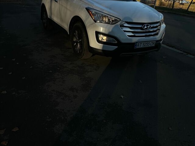 Белый Хендай Санта Фе, объемом двигателя 2.4 л и пробегом 240 тыс. км за 14200 $, фото 1 на Automoto.ua