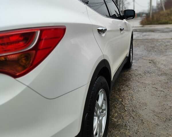 Белый Хендай Санта Фе, объемом двигателя 2.2 л и пробегом 78 тыс. км за 22999 $, фото 3 на Automoto.ua