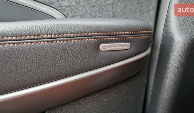 Хендай Санта Фе 2014 в Чернигове на Automoto.ua Белый Хендай Санта Фе, объемом двигателя 2.2 л и пробегом 125 тыс. км за 17600 $, фото 25 на Automoto.ua