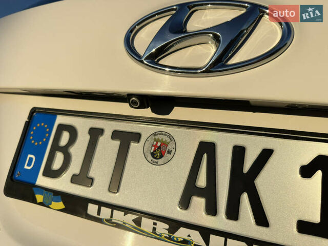 Білий Хендай Санта Фе, об'ємом двигуна 2.2 л та пробігом 226 тис. км за 18900 $, фото 16 на Automoto.ua