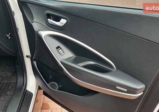 Белый Хендай Санта Фе, объемом двигателя 2.2 л и пробегом 235 тыс. км за 15500 $, фото 51 на Automoto.ua