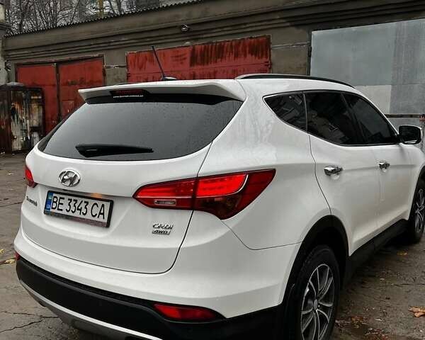 Белый Хендай Санта Фе, объемом двигателя 2.2 л и пробегом 197 тыс. км за 18000 $, фото 5 на Automoto.ua