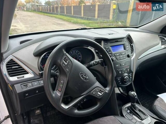 Білий Хендай Санта Фе, об'ємом двигуна 2.36 л та пробігом 155 тис. км за 10999 $, фото 7 на Automoto.ua