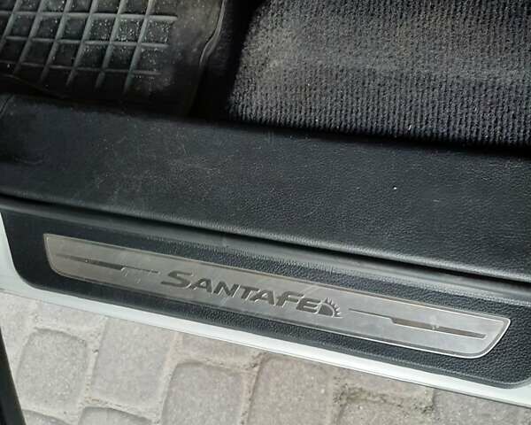 Белый Хендай Санта Фе, объемом двигателя 2.2 л и пробегом 177 тыс. км за 22600 $, фото 18 на Automoto.ua