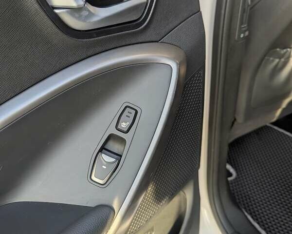 Білий Хендай Санта Фе, об'ємом двигуна 2 л та пробігом 252 тис. км за 16300 $, фото 30 на Automoto.ua