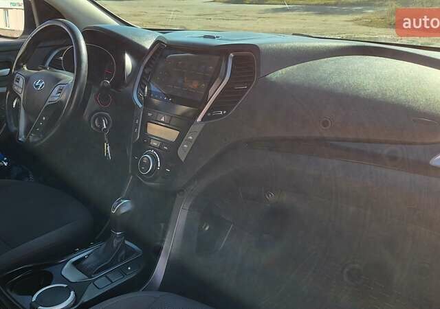 Белый Хендай Санта Фе, объемом двигателя 2.2 л и пробегом 235 тыс. км за 15500 $, фото 53 на Automoto.ua