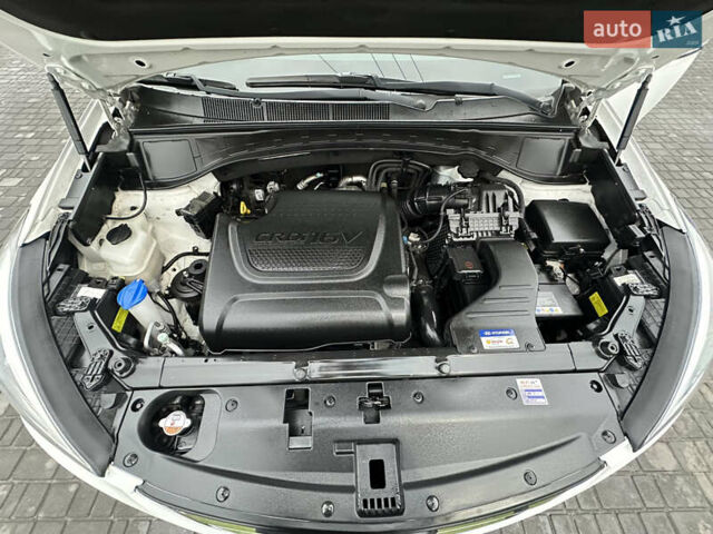 Белый Хендай Санта Фе, объемом двигателя 2 л и пробегом 110 тыс. км за 19200 $, фото 17 на Automoto.ua