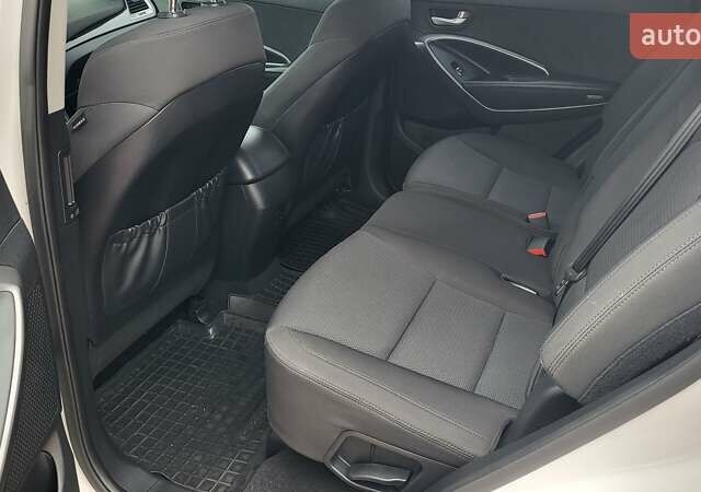 Белый Хендай Санта Фе, объемом двигателя 2.2 л и пробегом 235 тыс. км за 15500 $, фото 43 на Automoto.ua