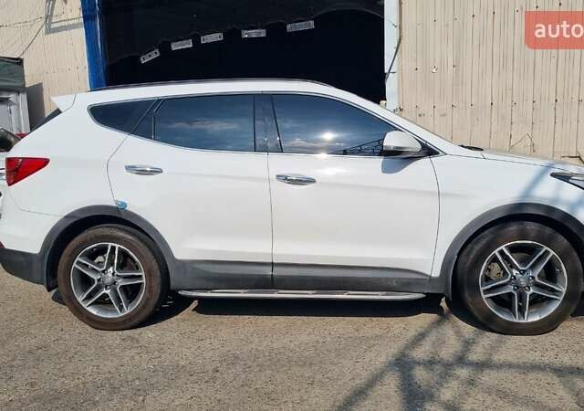 Білий Хендай Санта Фе, об'ємом двигуна 2 л та пробігом 151 тис. км за 18800 $, фото 12 на Automoto.ua