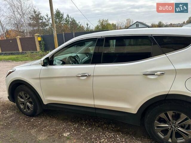 Білий Хендай Санта Фе, об'ємом двигуна 2.36 л та пробігом 155 тис. км за 10999 $, фото 3 на Automoto.ua