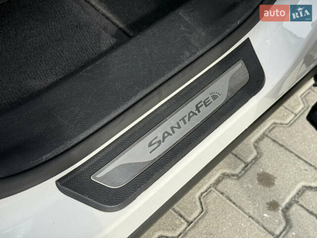 Белый Хендай Санта Фе, объемом двигателя 2.2 л и пробегом 167 тыс. км за 17450 $, фото 45 на Automoto.ua