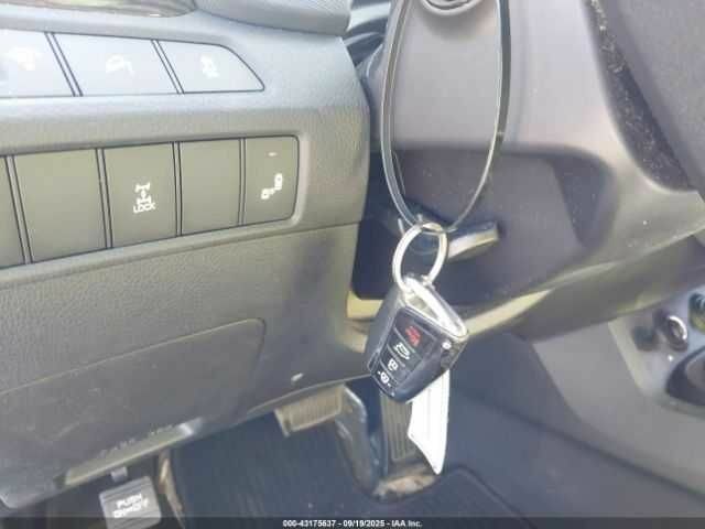 Белый Хендай Санта Фе, объемом двигателя 2 л и пробегом 96 тыс. км за 2000 $, фото 9 на Automoto.ua