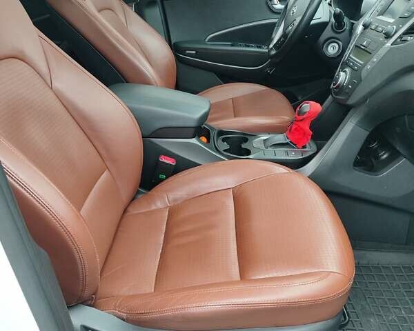 Белый Хендай Санта Фе, объемом двигателя 2.2 л и пробегом 78 тыс. км за 22999 $, фото 17 на Automoto.ua