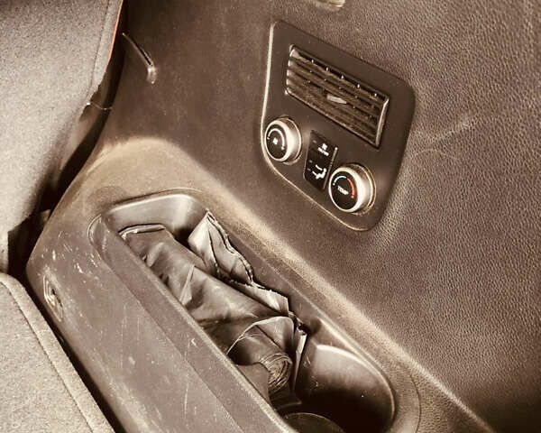 Белый Хендай Санта Фе, объемом двигателя 2.2 л и пробегом 209 тыс. км за 18500 $, фото 21 на Automoto.ua