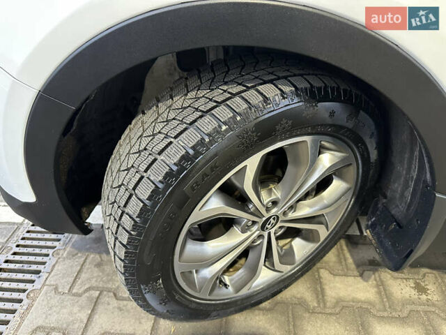 Белый Хендай Санта Фе, объемом двигателя 2 л и пробегом 110 тыс. км за 19200 $, фото 28 на Automoto.ua