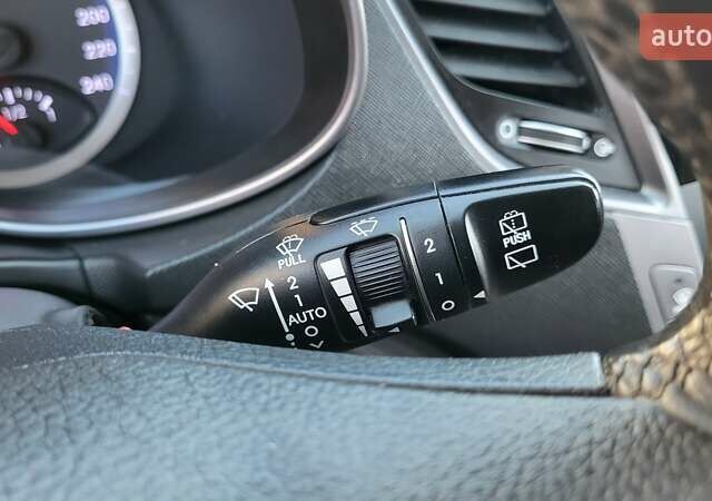 Белый Хендай Санта Фе, объемом двигателя 2.2 л и пробегом 235 тыс. км за 15500 $, фото 32 на Automoto.ua