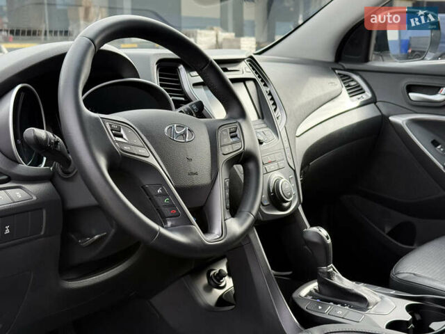 Белый Хендай Санта Фе, объемом двигателя 2.2 л и пробегом 167 тыс. км за 17450 $, фото 31 на Automoto.ua