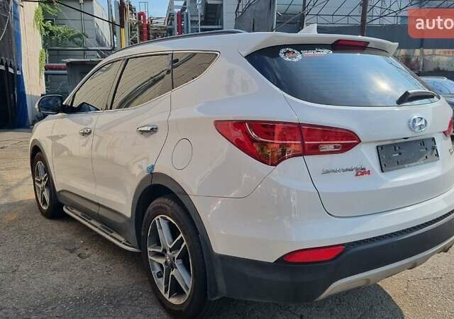 Білий Хендай Санта Фе, об'ємом двигуна 2 л та пробігом 151 тис. км за 18800 $, фото 23 на Automoto.ua