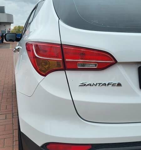 Белый Хендай Санта Фе, объемом двигателя 2.2 л и пробегом 235 тыс. км за 15500 $, фото 22 на Automoto.ua