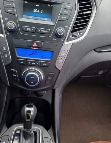 Хендай Санта Фе 2014 в Чернигове на Automoto.ua Белый Хендай Санта Фе, объемом двигателя 2.2 л и пробегом 125 тыс. км за 17600 $, фото 9 на Automoto.ua