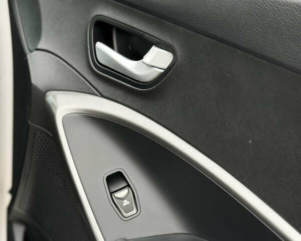 Белый Хендай Санта Фе, объемом двигателя 2.2 л и пробегом 185 тыс. км за 18900 $, фото 50 на Automoto.ua