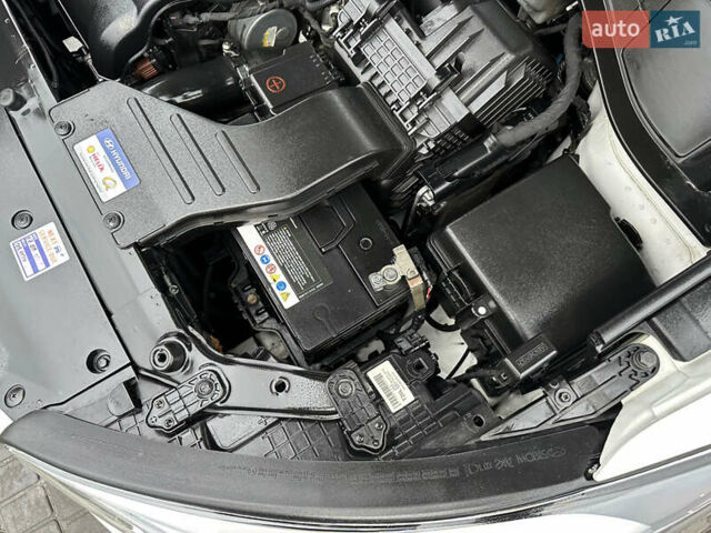 Белый Хендай Санта Фе, объемом двигателя 2 л и пробегом 110 тыс. км за 19200 $, фото 18 на Automoto.ua