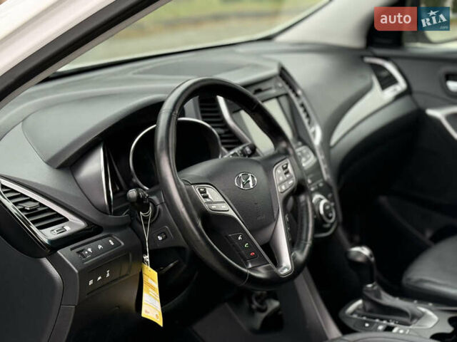 Белый Хендай Санта Фе, объемом двигателя 2.2 л и пробегом 185 тыс. км за 18700 $, фото 37 на Automoto.ua